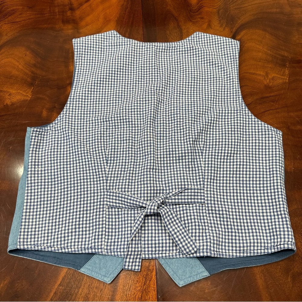Westbound Embroidered Vest size M - Picture 2 of 8